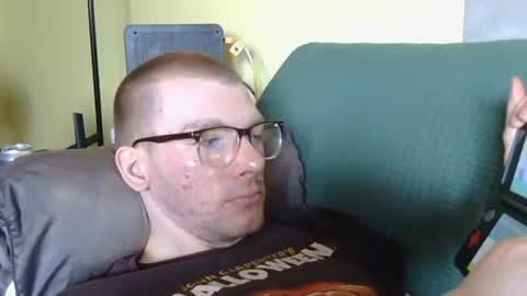 Snapshot of brenden02 chatting on 03-29-26, 08:20 Brenden online show from 03-29-26, 08:20