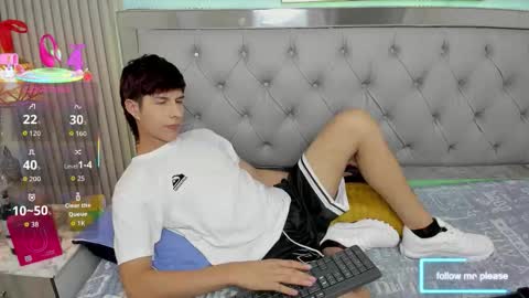 Esteban online show from 12-20-25, 03:35