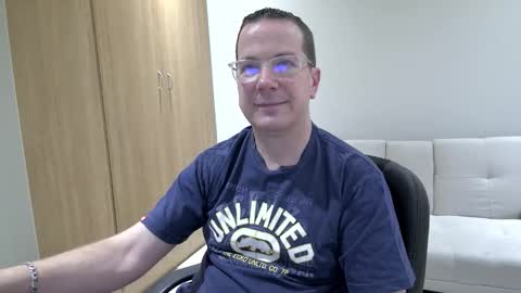 Snapshot of brettdj chatting on 09-23-25, 03:37 Brett online show from 09-23-25, 03:37