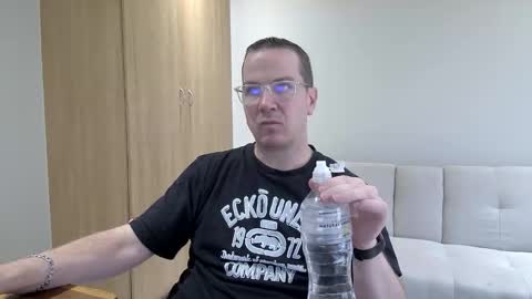 Snapshot of brettdj chatting on 02-02-26, 03:00 Brett online show from 02-02-26, 03:00