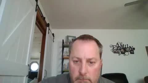 Snapshot of brettsky chatting on 12-12-24, 01:28 hey online show from 12-12-24, 01:28