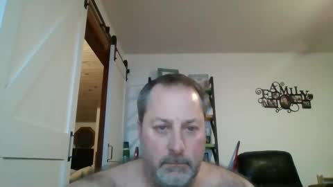 Snapshot of brettsky chatting on 01-08-25, 05:16 hey online show from 01-08-25, 05:16