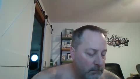 Snapshot of brettsky chatting on 01-19-25, 01:01 hey online show from 01-19-25, 01:01