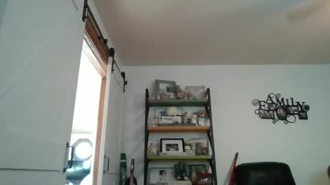 Snapshot of brettsky chatting on 01-26-25, 08:34 hey online show from 01-26-25, 08:34