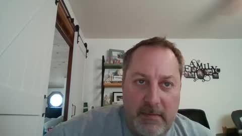 Snapshot of brettsky chatting on 02-02-25, 03:17 hey online show from 02-02-25, 03:17