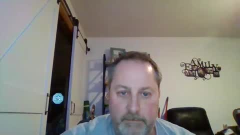 Snapshot of brettsky chatting on 02-04-25, 10:34 hey online show from 02-04-25, 10:34