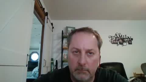 Snapshot of brettsky chatting on 02-16-25, 05:26 hey online show from 02-16-25, 05:26