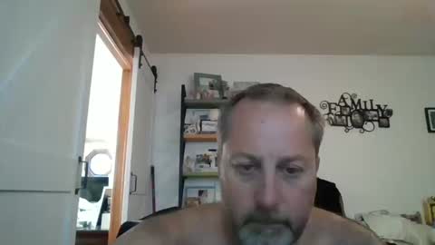 Snapshot of brettsky chatting on 10-10-25, 07:35 hey online show from 10-10-25, 07:35