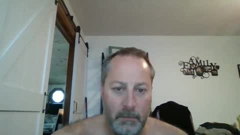 Snapshot of brettsky chatting on 10-12-25, 01:10 hey online show from 10-12-25, 01:10