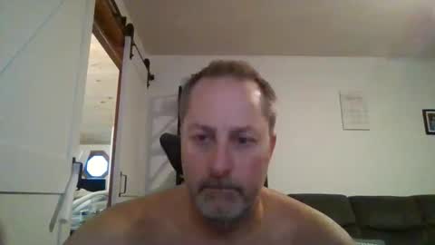 Snapshot of brettsky chatting on 11-17-25, 08:58 hey online show from 11-17-25, 08:58