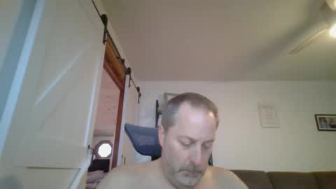 Snapshot of brettsky chatting on 12-04-25, 09:12 hey online show from 12-04-25, 09:12