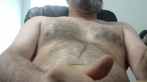Snapshot of brian871001 chatting on 04-19-26, 03:22 brian871001 online show from 04-19-26, 03:22