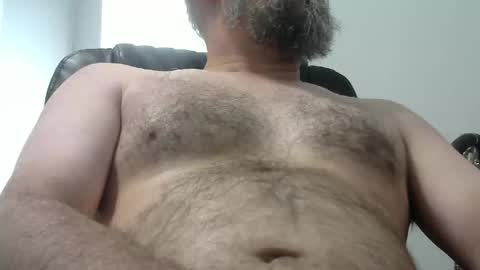Snapshot of brian871001 chatting on 05-04-26, 02:24 brian871001 online show from 05-04-26, 02:24