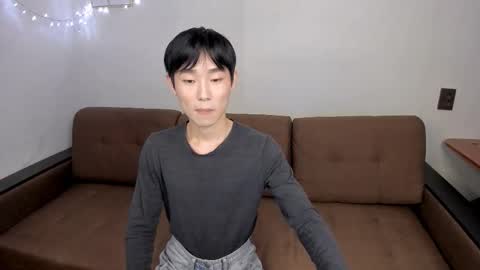 Snapshot of brian_stars chatting on 01-30-25, 02:47 Brian boy online show from 01-30-25, 02:47