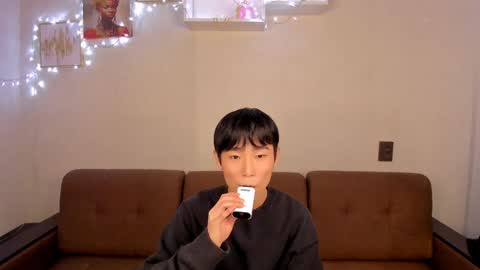 Snapshot of brian_stars chatting on 02-05-25, 10:41 Brian boy online show from 02-05-25, 10:41