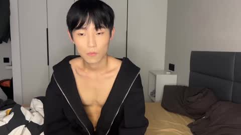 Snapshot of brian_stars chatting on 02-18-25, 02:27 Brian boy online show from 02-18-25, 02:27