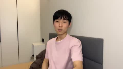 Snapshot of brian_stars chatting on 02-21-25, 01:11 Brian boy online show from 02-21-25, 01:11