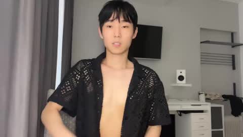 Snapshot of brian_stars chatting on 02-23-25, 12:37 Brian boy online show from 02-23-25, 12:37
