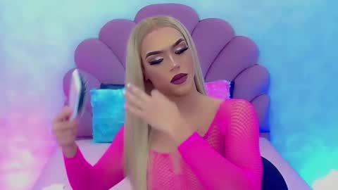 BRIANA online show from 01-20-25, 03:48