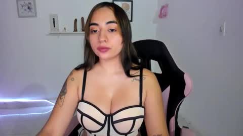 BRIANA online show from 05-07-26, 12:16