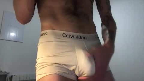 Snapshot of brianmuscle chatting on 10-11-25, 11:42 Brian online show from 10-11-25, 11:42