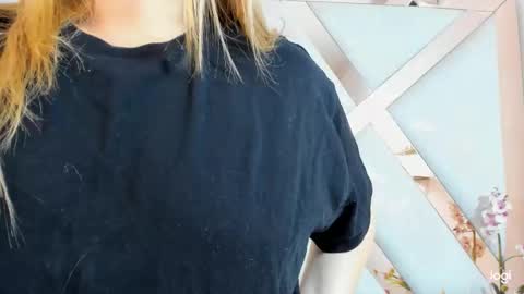 Snapshot of brianna_beltran chatting on 03-09-26, 03:43 brianna_beltran online show from 03-09-26, 03:43