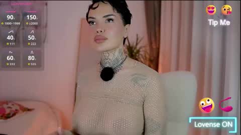 Snapshot of briannaxmoon chatting on 11-17-25, 04:24 Briana online show from 11-17-25, 04:24