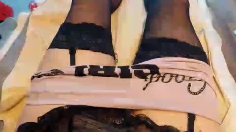 Snapshot of brianriver chatting on 12-17-25, 11:38 brianriver online show from 12-17-25, 11:38