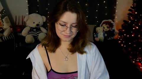 Snapshot of briarwynn chatting on 12-18-25, 10:27 briarwynn online show from 12-18-25, 10:27