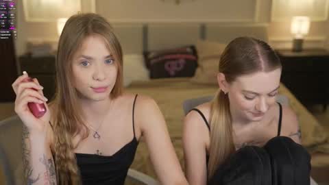 Diamonds Girls online show from 11-28-25, 09:56