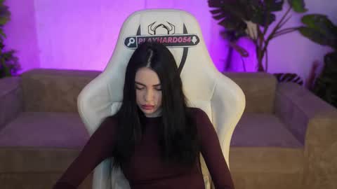 Diamonds Girls online show from 01-14-26, 09:15