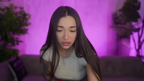 Diamonds Girls online show from 04-12-26, 07:57