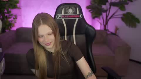 Snapshot of bright_diamonds_054 chatting on 06-12-26, 07:40 Diamonds Girls online show from 06-12-26, 07:40