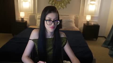 Snapshot of bright_diamonds_054 chatting on 07-28-26, 11:17 Diamonds Girls online show from 07-28-26, 11:17
