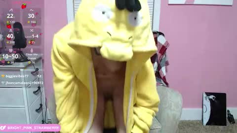 Strawberry online show from 11-28-25, 03:53