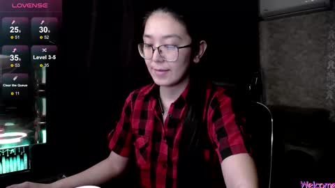 Aisha online show from 10-20-25, 06:25