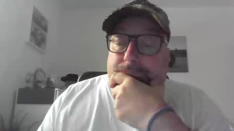 Snapshot of brisco1971 chatting on 11-26-25, 10:27 Brisco schner Schwanz online show from 11-26-25, 10:27