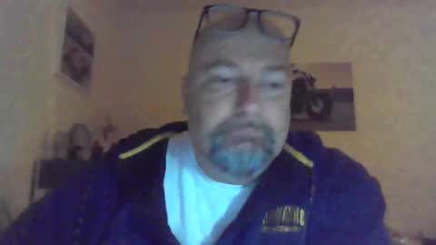Snapshot of brisco1971 chatting on 12-02-25, 06:08 Brisco schner Schwanz online show from 12-02-25, 06:08