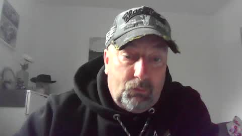 Snapshot of brisco1971 chatting on 06-12-26, 09:08 Brisco schner Schwanz online show from 06-12-26, 09:08