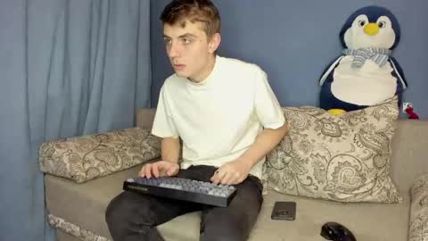 Snapshot of bristlebback chatting on 05-08-26, 04:56 bristlebback online show from 05-08-26, 04:56