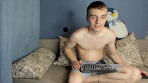 Snapshot of bristlebback chatting on 06-10-26, 05:01 bristlebback online show from 06-10-26, 05:01