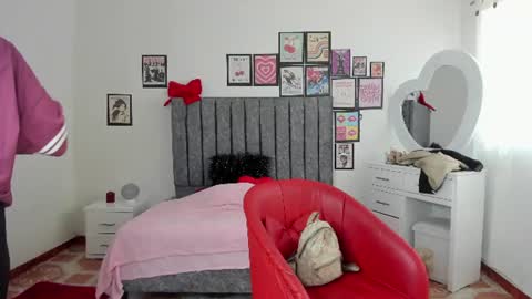 Snapshot of britannie_ chatting on 06-15-26, 01:24 britannie_ online show from 06-15-26, 01:24