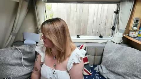 Snapshot of british_rosie chatting on 06-04-26, 07:58 Want to see more online show from 06-04-26, 07:58