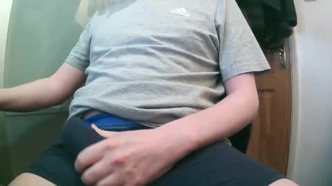 Snapshot of britishtom93 chatting on 11-13-25, 12:20 British Tom online show from 11-13-25, 12:20