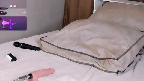 Britney online show from 02-05-25, 03:13