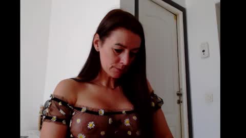 Snapshot of britneydivine chatting on 09-16-25, 09:10 Britney online show from 09-16-25, 09:10