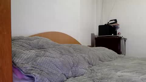 Snapshot of britneydivine chatting on 02-06-26, 06:40 Britney online show from 02-06-26, 06:40