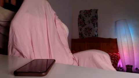 Britney online show from 04-18-26, 06:39