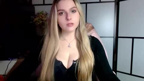 BritneyGlow online show from 01-29-25, 01:37