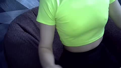 Snapshot of britneyxkittens chatting on 12-14-25, 07:14 BritneyxKittens online show from 12-14-25, 07:14